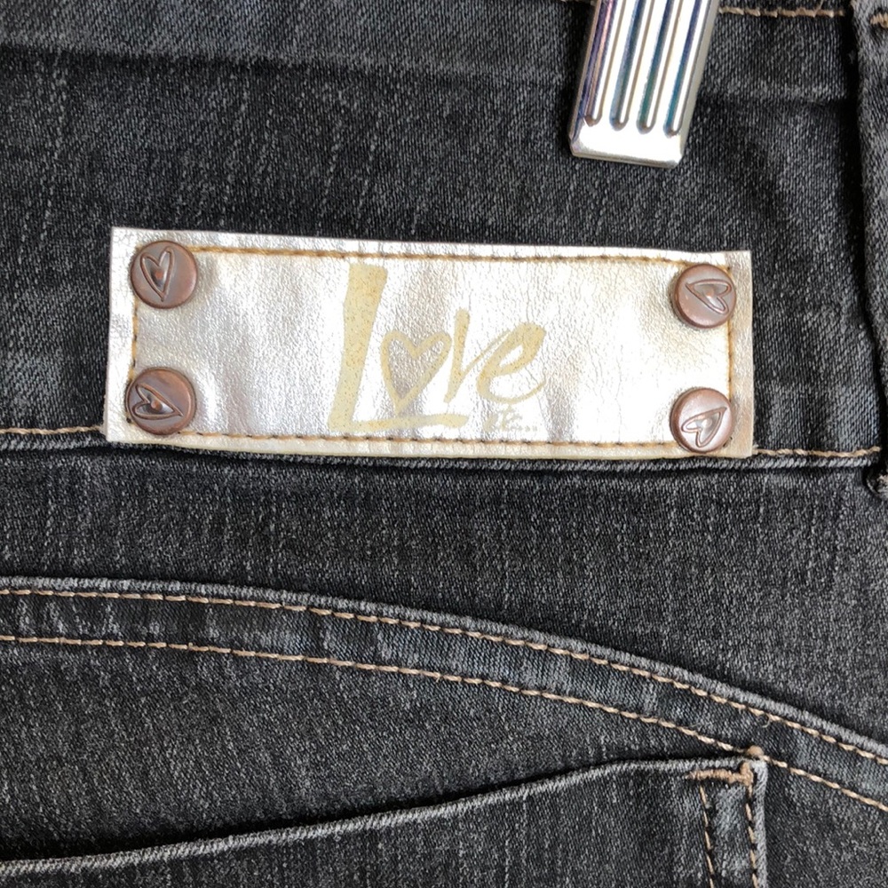 Love Etc. Denim Shorts Size 31 waist - Picture 8 of 9